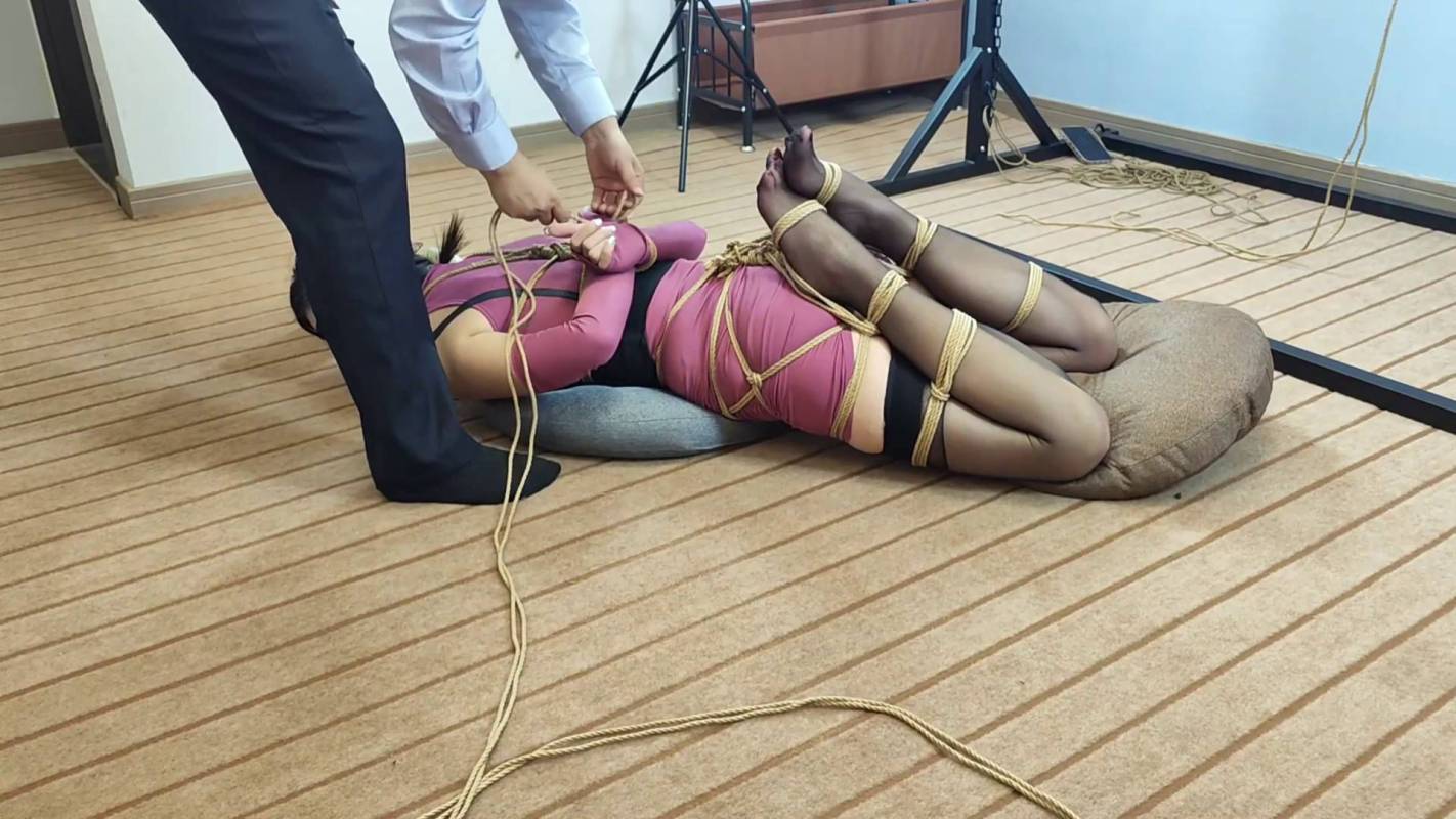 李大侠绳艺定拍新作之佳佳极限驷马！在线看！