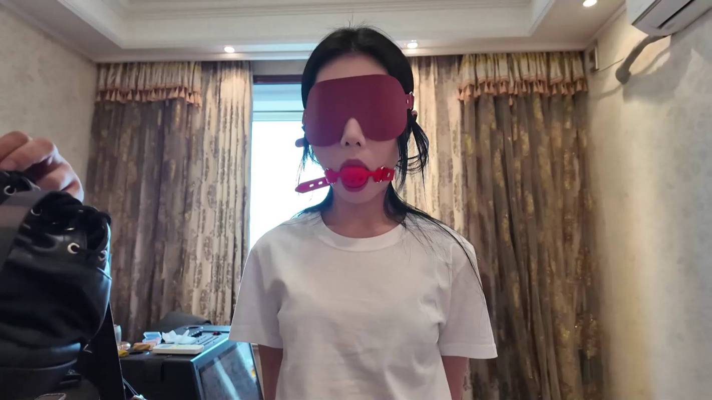 欧美绳艺新作之枫叶原创中国籹孩解救欧美佳丽完整版！在线看！