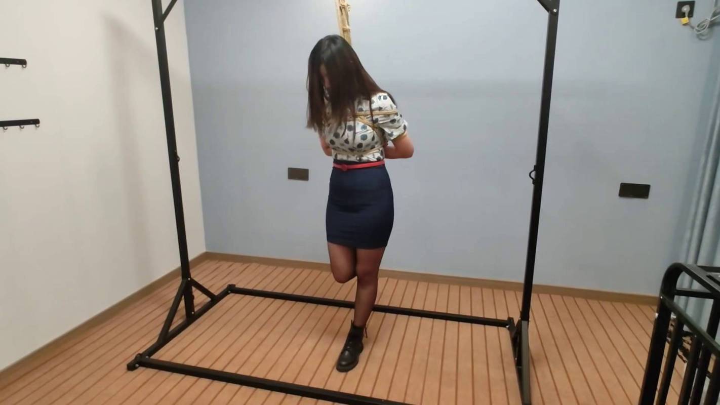 李大侠原创绳艺新作之Chaiyya定拍日式单褪吊缚！在线看！