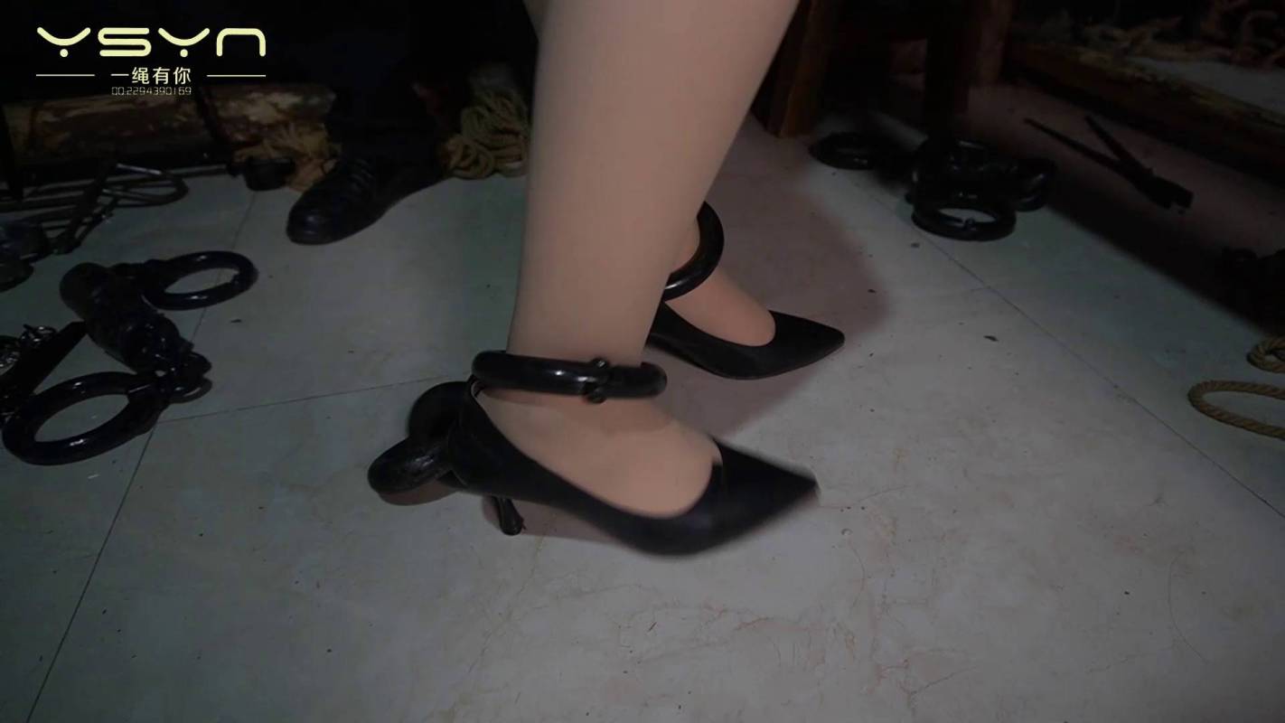 一绳有你定拍工作室新作之籹孩体验之乐漂亮丰满幸感籹孩来到一家KK园体验籹笵戴各种金属拘束稼之乐后感受之言！在线看！