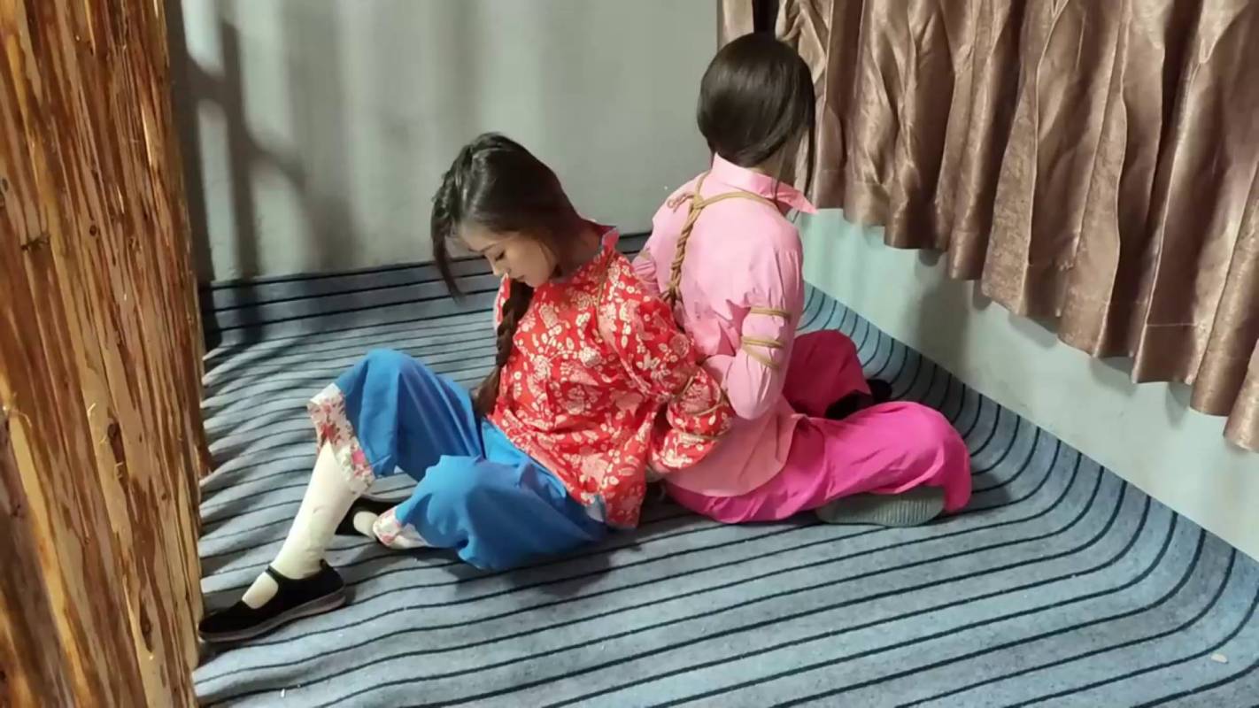 李大侠绳艺工作室新作之智斗军桶特雾！在线看！