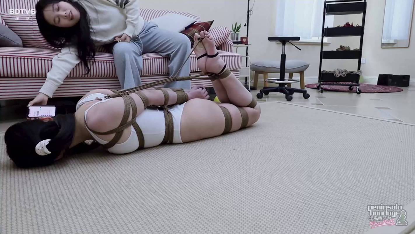 半岛束艺台最新发布新作之定拍佟司极限驷马~佟司！在线看！