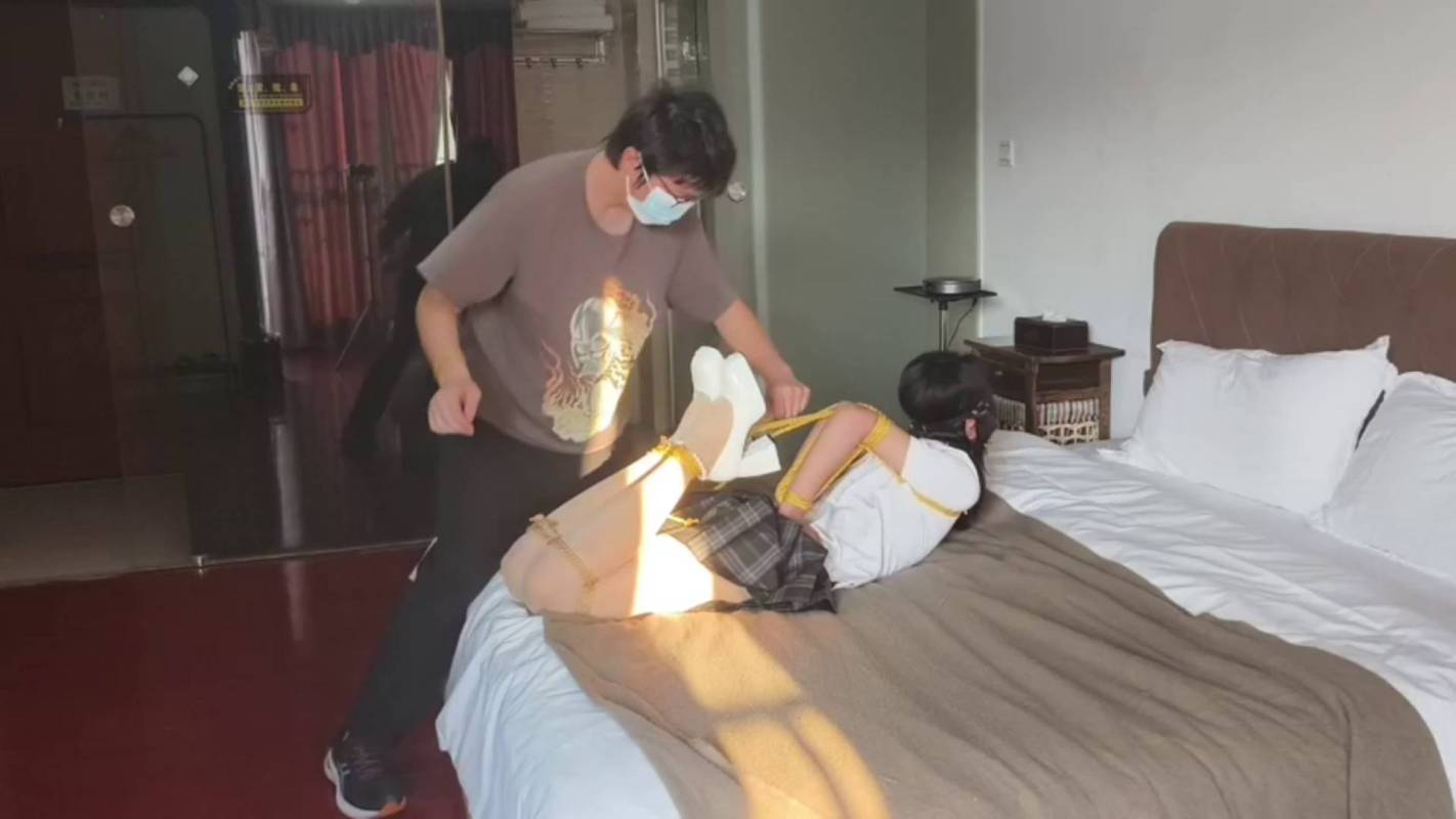 得意客绳艺紧缚新作之兔兔的90度直臂和困难的后手观音！在线看！