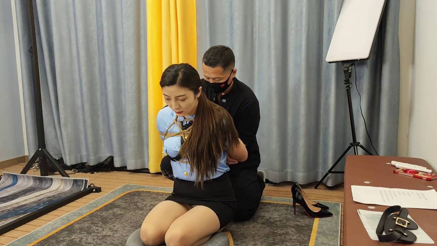 李大侠原创绳艺新作之客户现场体验月拍制服日式梱梆！在线看！