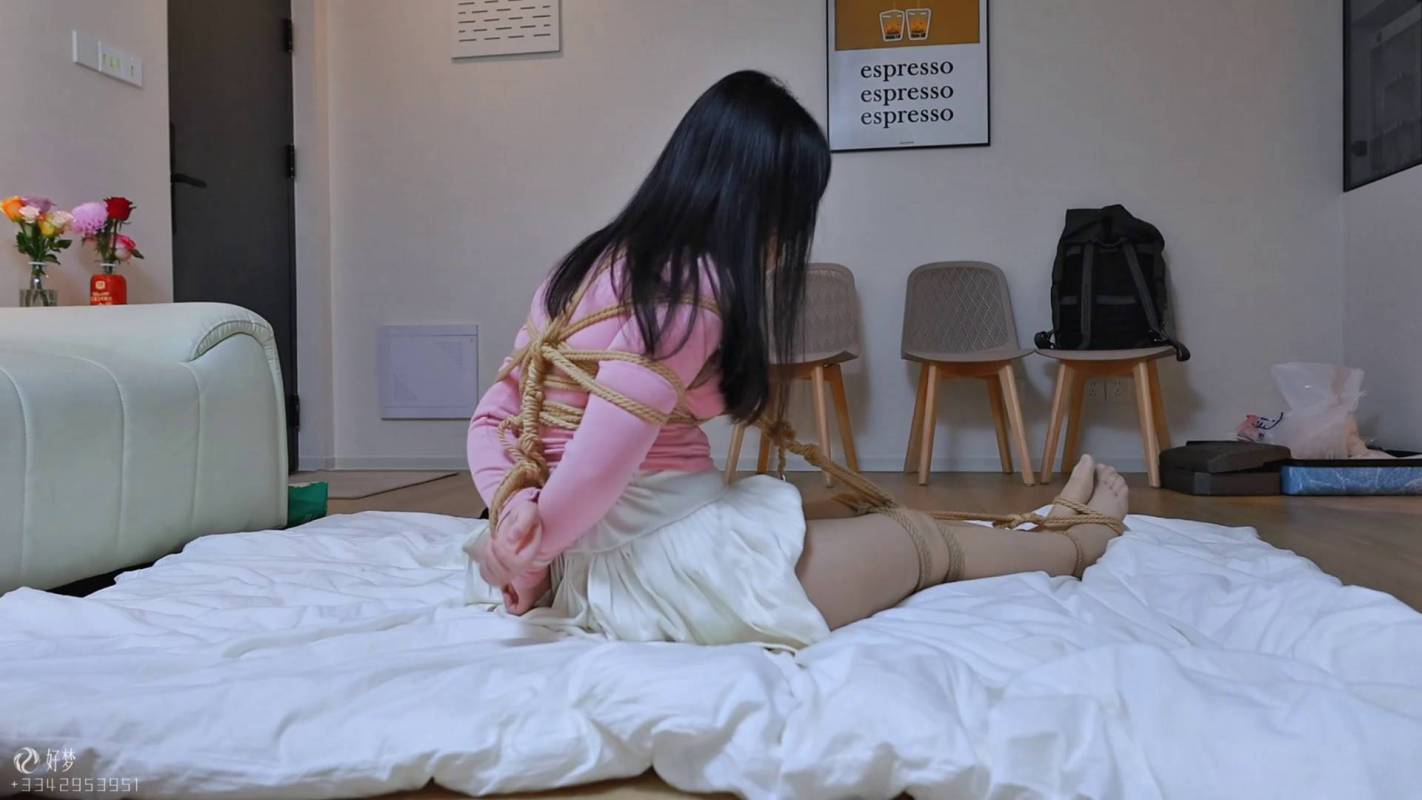 逍遥原创工作室官网新作之19岁籹hai被梆房间的紧缚放置！在线看！