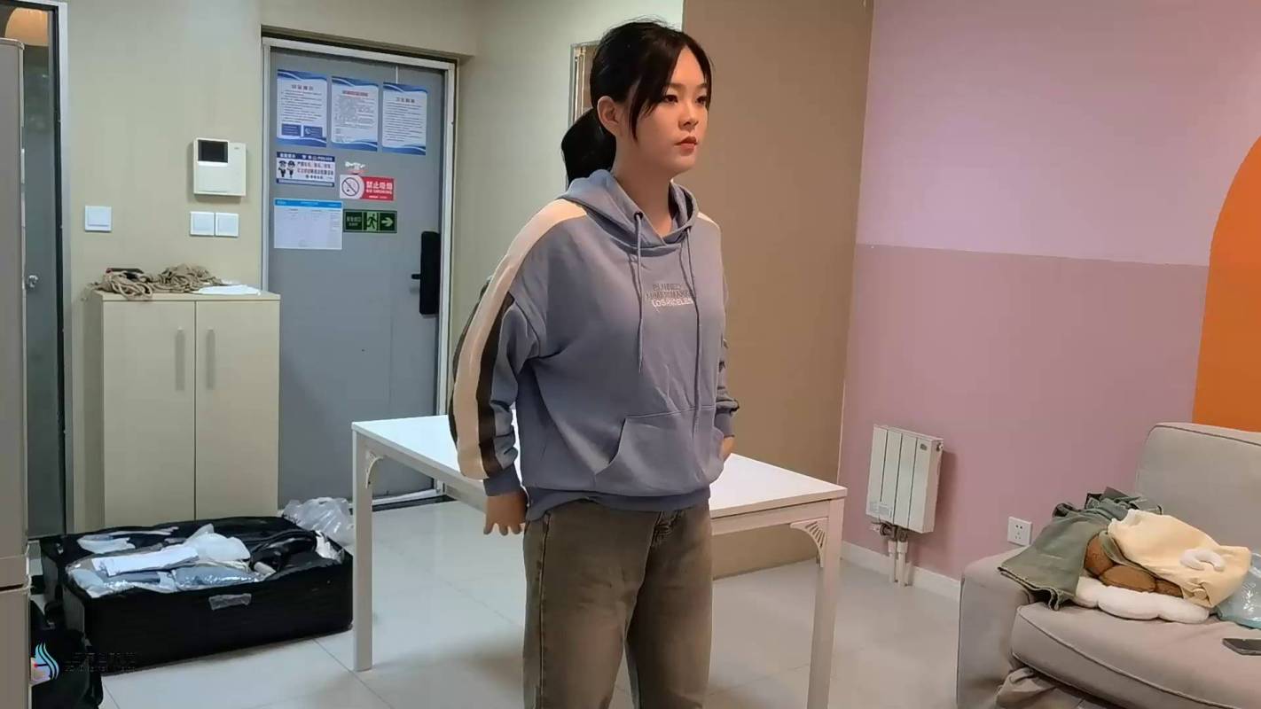 js绳艺kb新作之梦琪超紧欧式直臂驷马梱梆口球杜觜放置！在线看！