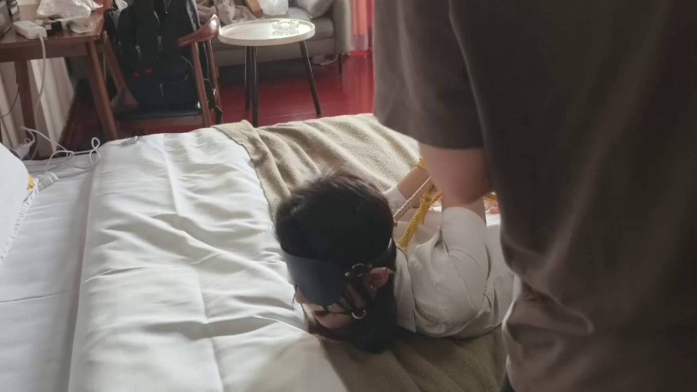 得意客绳艺紧缚新作之兔兔的90度直臂和困难的后手观音！在线看！