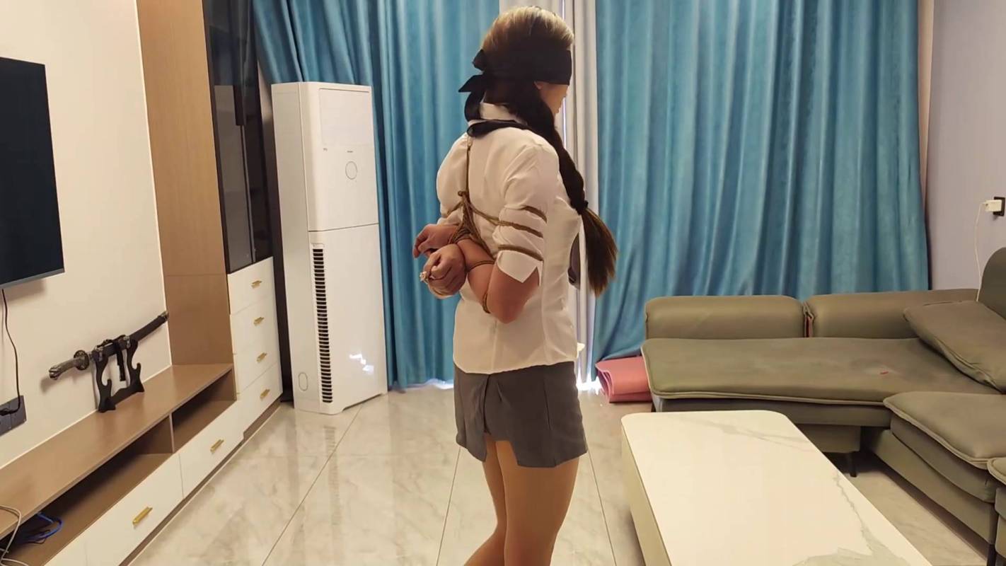 逍遥紧缚kb新作之佳佳JK五花！在线看！