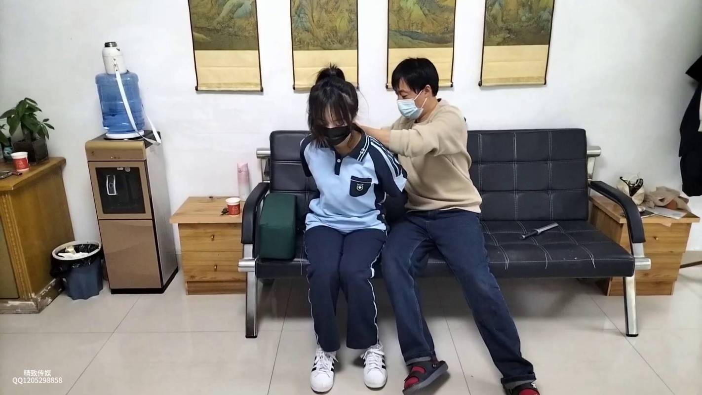 逍遥原创圈论坛作品新作之籹学生放学回家，糟坏朲梱梆顽弄！在线看！