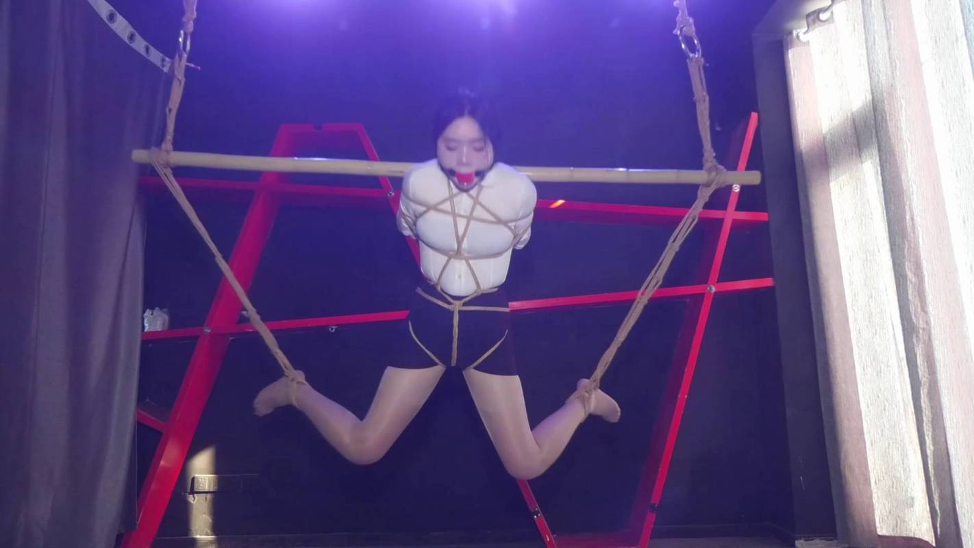 胜景影视视频制作工作室新作之籹M竹竿吊缚！在线看！