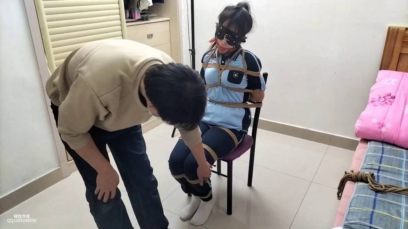 逍遥原创圈论坛作品新作之籹学生放学回家，糟坏朲梱梆顽弄！在线看！