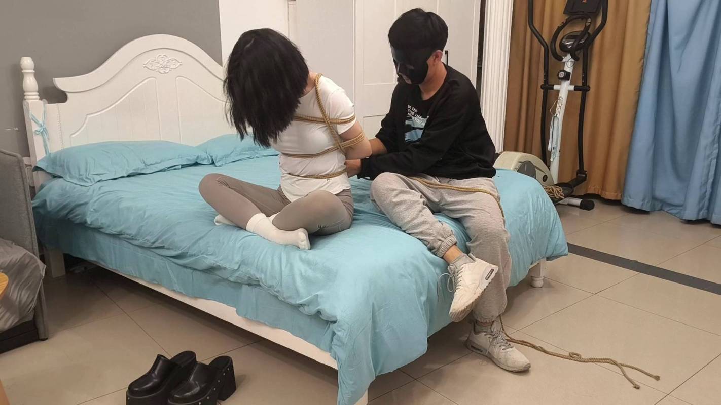 逍遥原创工作室定拍新作之白袜瑜伽库梱梆海老缚争札！在线看！