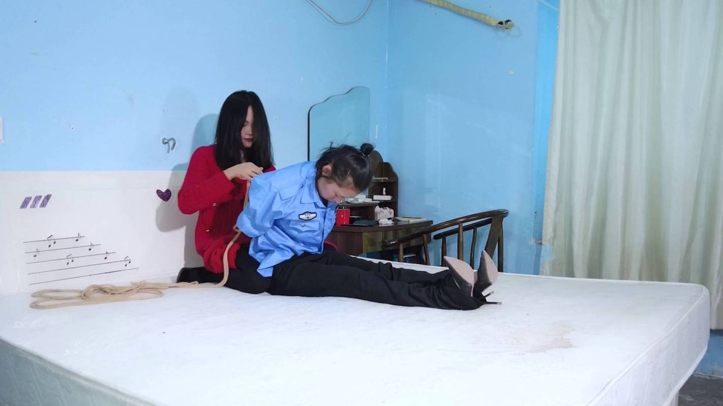 樱束原创视频制作新作之教训嚣张籹保安！在线看！