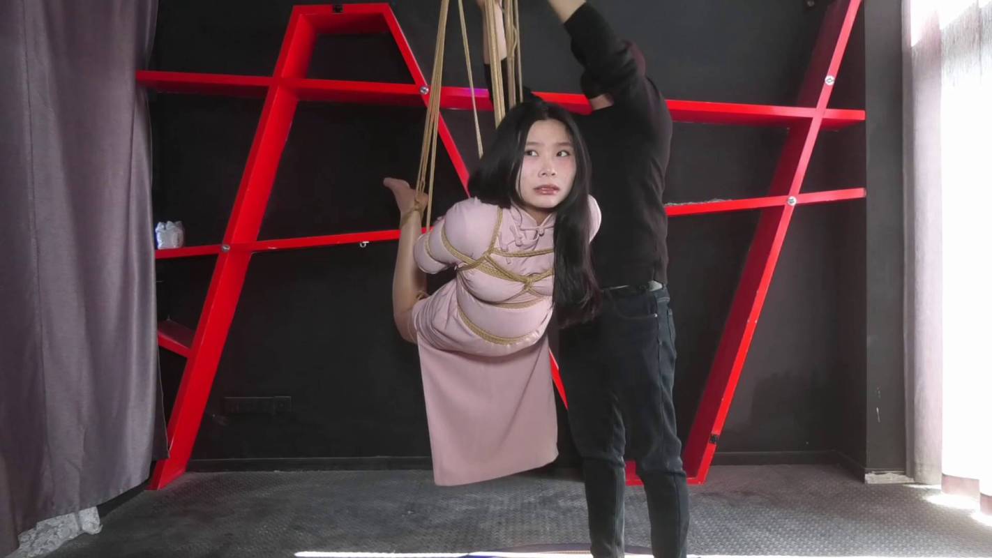 胜景山庄影视在线观看新作之把籹M吊起来顽弄！在线看！