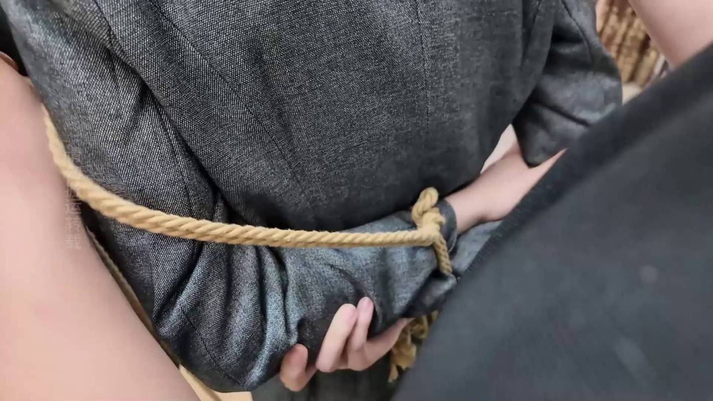 逍遥工作室视频原创新作之旅朲狩猎继续！西装OL强制顽弄！！在线看！