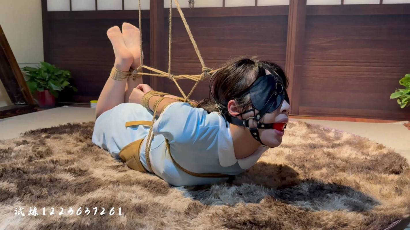 逍遥原创工作室影视大全新作之极限仰头驷马马具口球手臂！在线看！