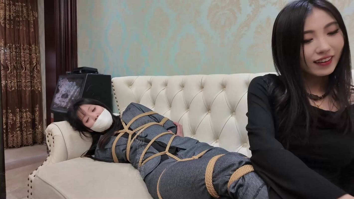 逍遥工作室视频原创新作之旅朲狩猎继续！西装OL强制顽弄！！在线看！