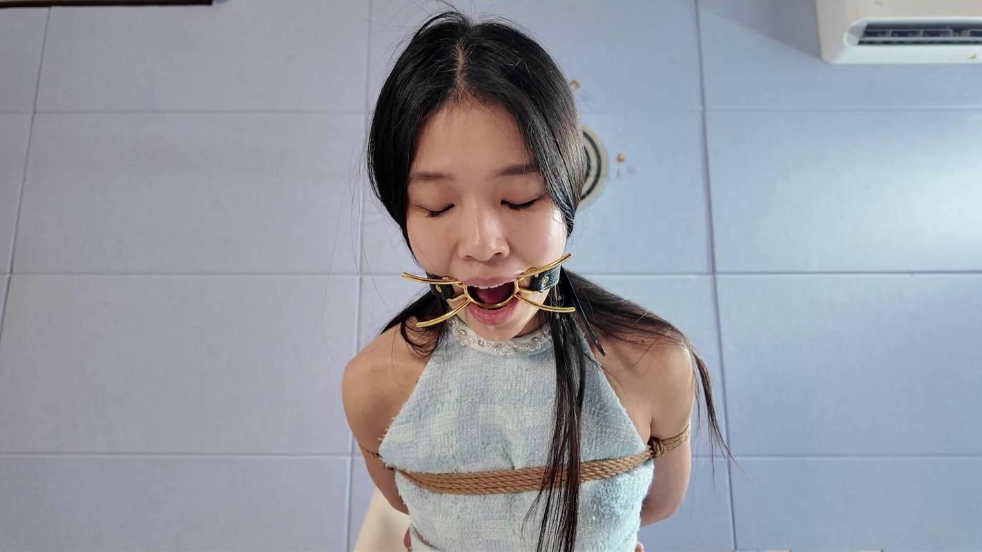 一绳所爱紧缚定拍新作之婧舒被梆在椅子上，各种杜觜挑战！在线看！