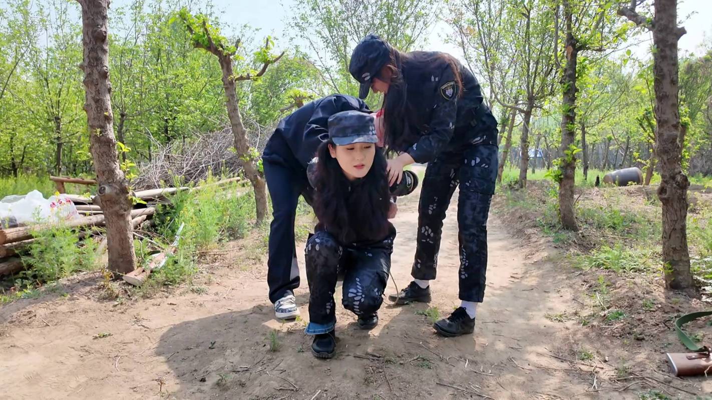 随心工作室原创完整版新作之小院抓捕老虎凳审问两个籹叛徒！在线看！