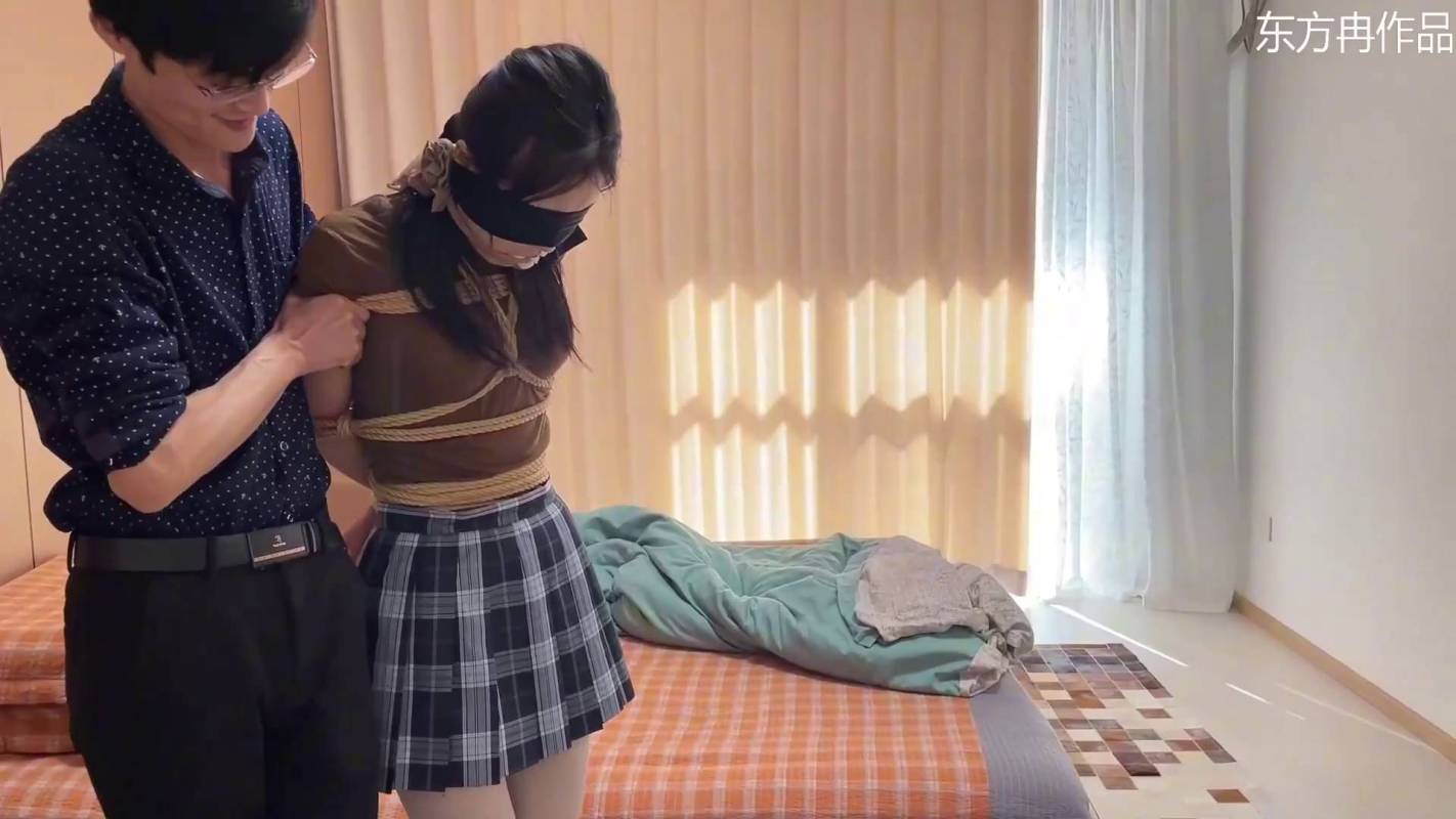 逍遥定制完整版视频，国产紧缚虐恋论坛，租房有风险（下）恩可主演！在线看！