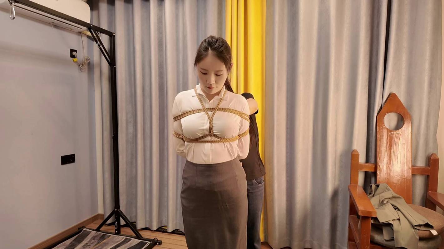 逍遥kb工作室官网，sm绳艺字母圈夏炎，绳模娜娜应聘！在线看！