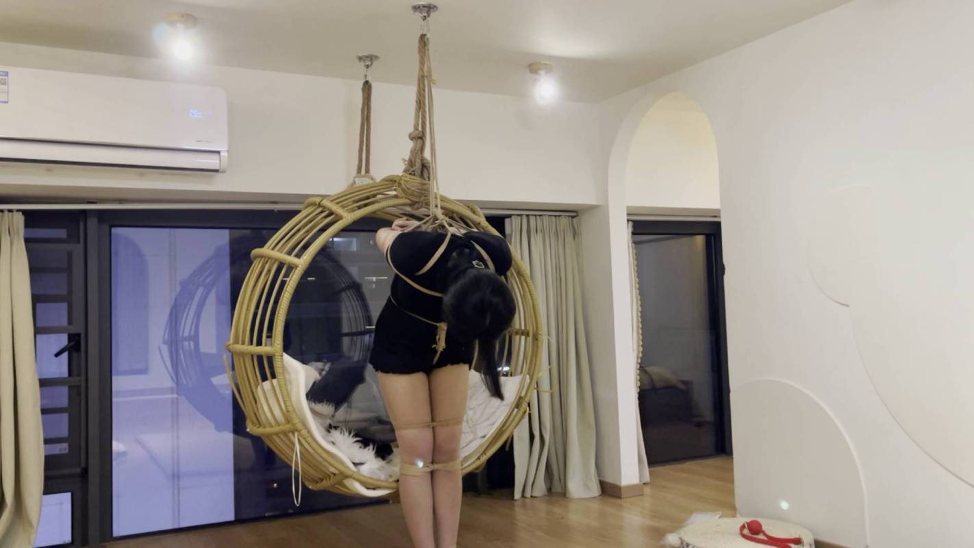 奥特曼也很酷定制绳艺新作吊缚之定拍垫脚口球超长放置90分钟！在线看！