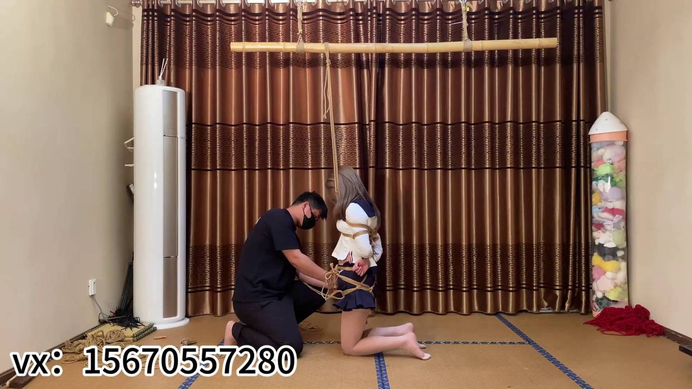 逍遥原创全部视频，国产调教绳艺交流论坛，极限的驷马倒吊！在线看！