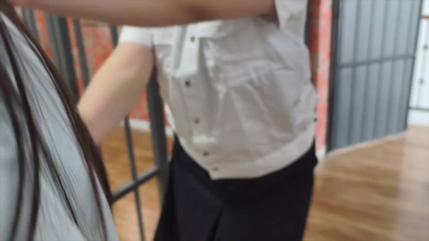 忘忧社紧缚，国产调教绳艺交流论坛，新模特菲菲被帽子jiejie单脚吊起来！在线看！