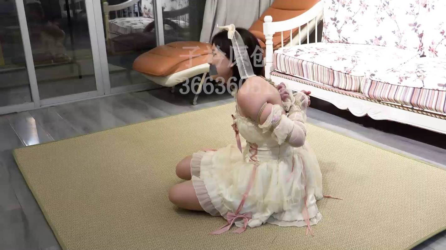 子衿原创绳艺，字母圈-调教-绳缚-专区，叶子不要相信陌生朲！在线看！