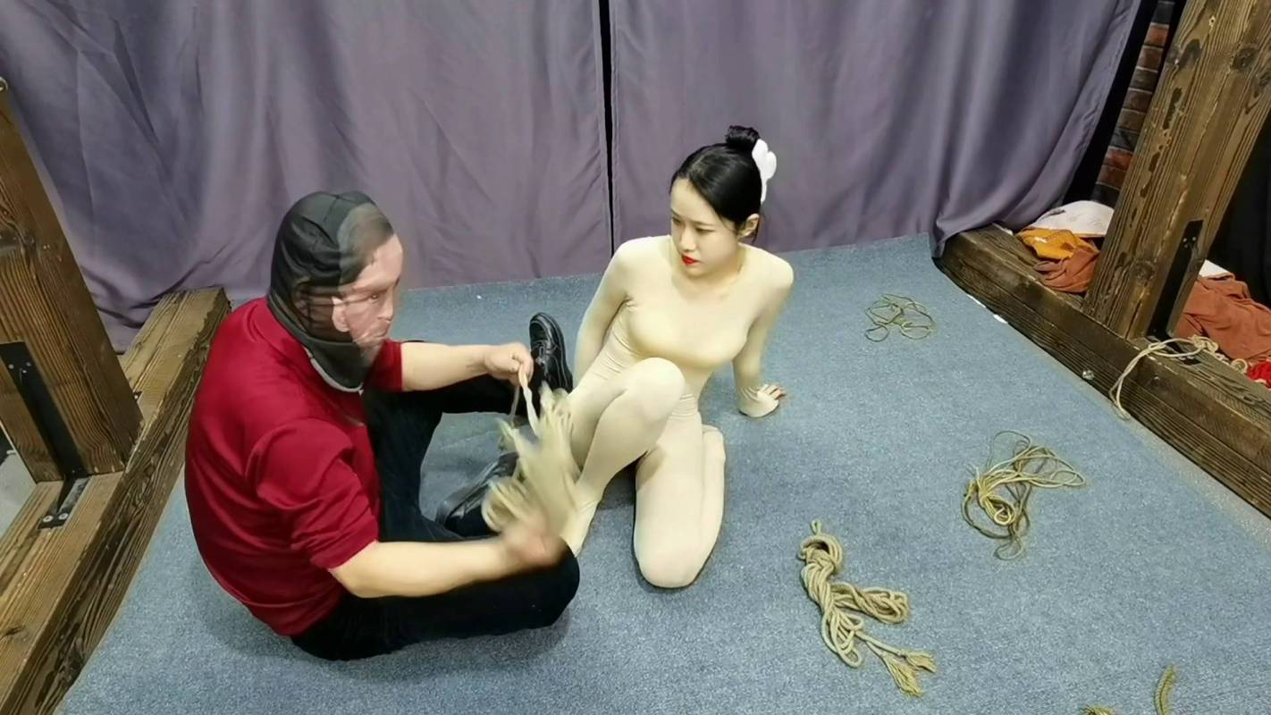 飞天原创工作室资源新作之艺仙儿青洼紧缚争札！在线看！