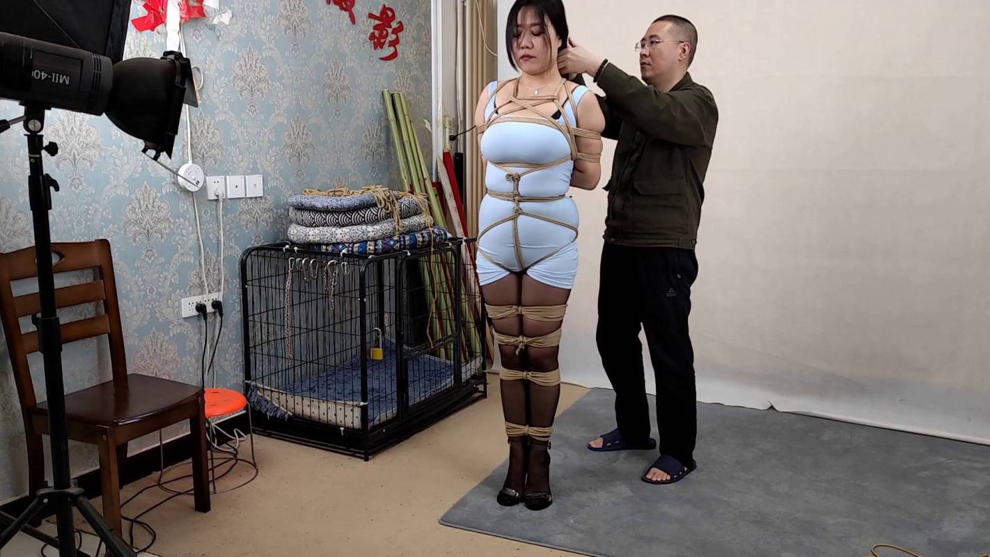 随心原创在线观看新作之李然严密弯腰梱梆长时间的襟锢打屁股挠痒口水！在线看！