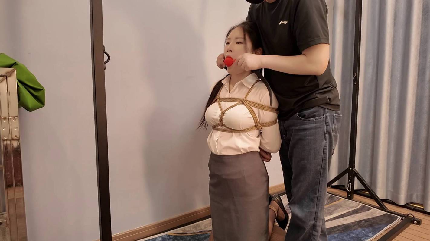 逍遥kb工作室官网，sm绳艺字母圈夏炎，绳模娜娜应聘！在线看！