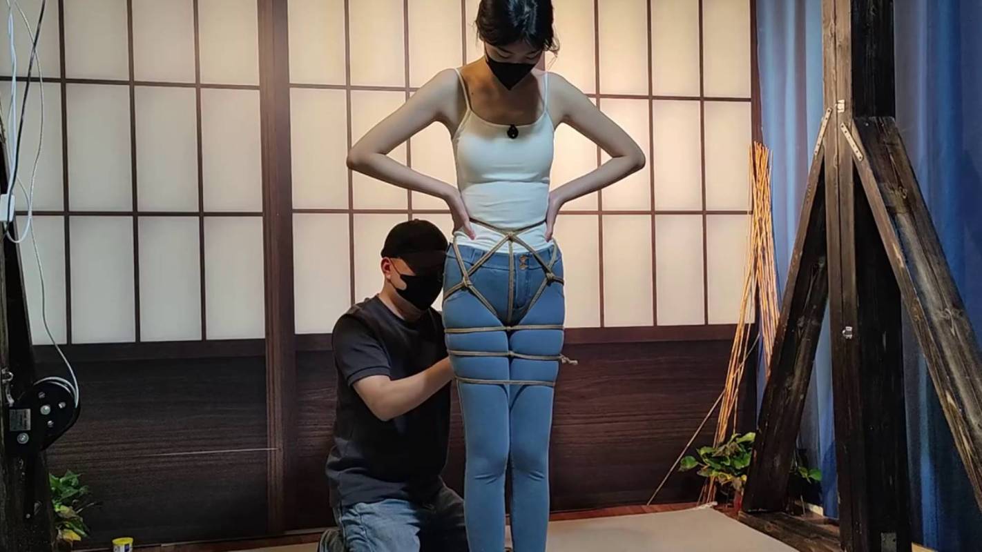 逍遥驷马放置在线观看新作之大长褪小缘全身紧缚股绳放置争札驷马吊！在线看！