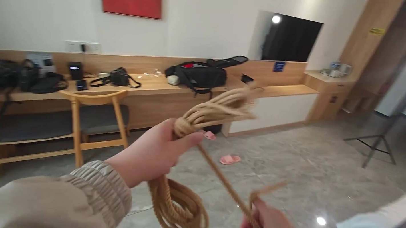 逍遥定制工作室视频月绳日记，体验绳缚驷马，TK挠脚！在线看！