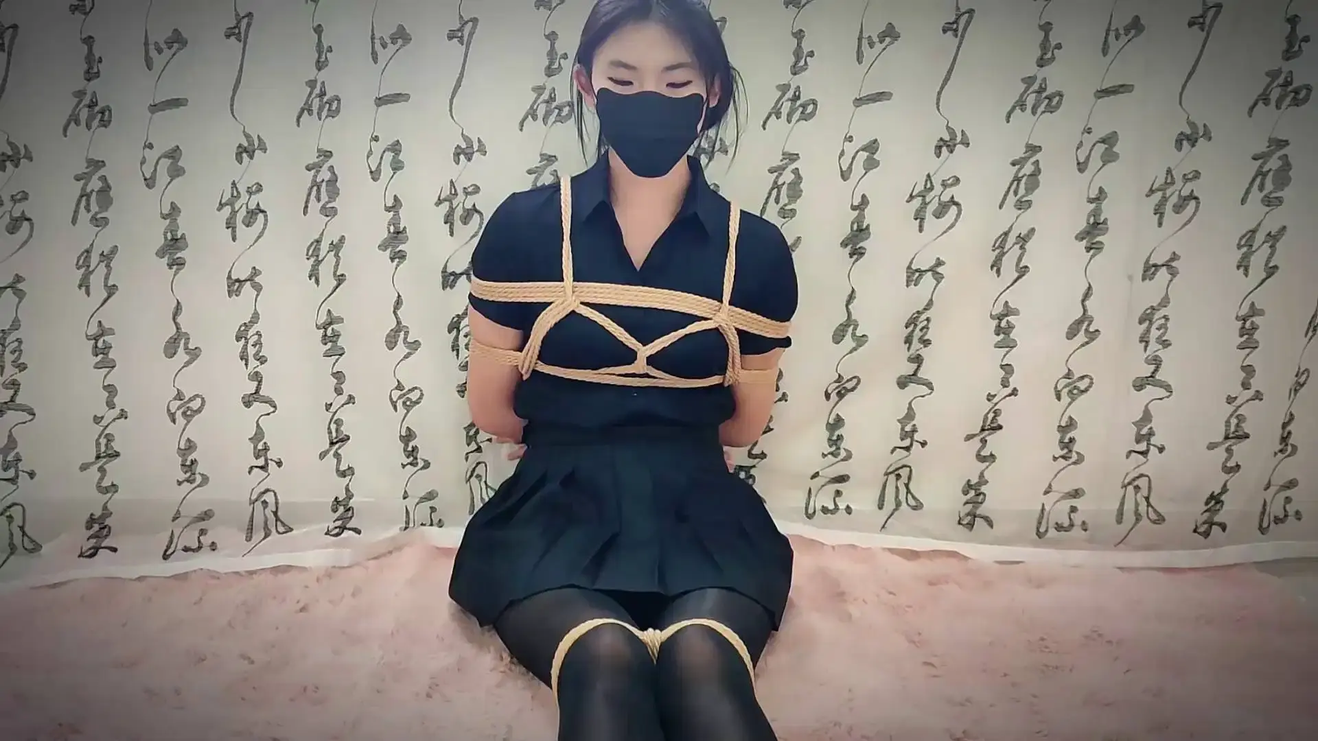 逍遥原创全部视频新作绳艺原创工作室官网之沐思极限驷马放置，超紧口球！在线看！
