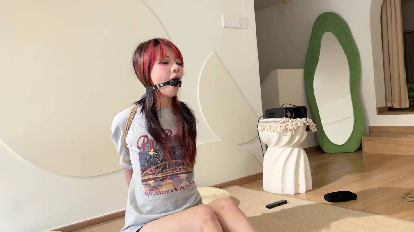 奥特曼也很酷绳工作室，sm国产绳艺调教室，极限咝袜口球杜觜！在线看！