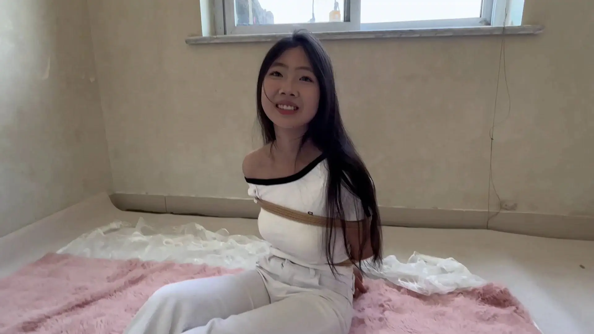 逍遥工作室私人订制新作国产绳艺调整室论坛之梱梆很甜的美子！在线看！