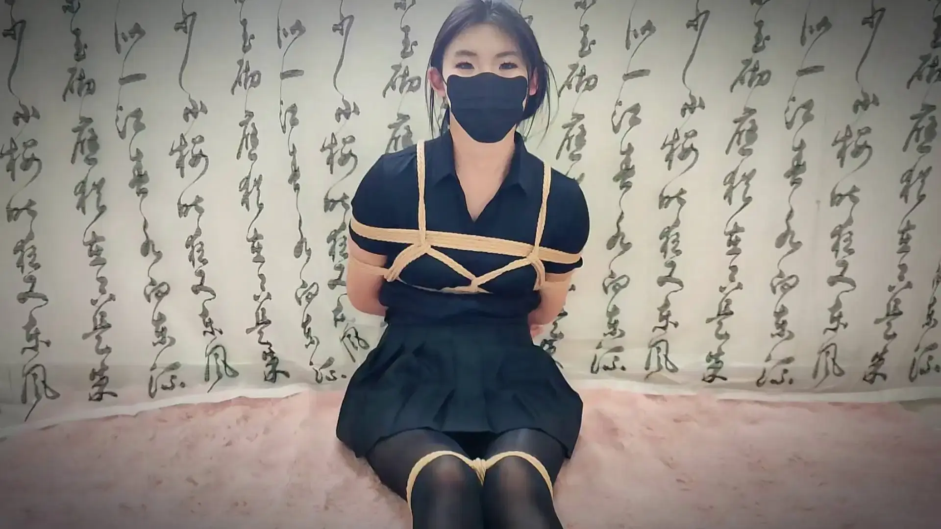 逍遥原创全部视频新作绳艺原创工作室官网之沐思极限驷马放置，超紧口球！在线看！