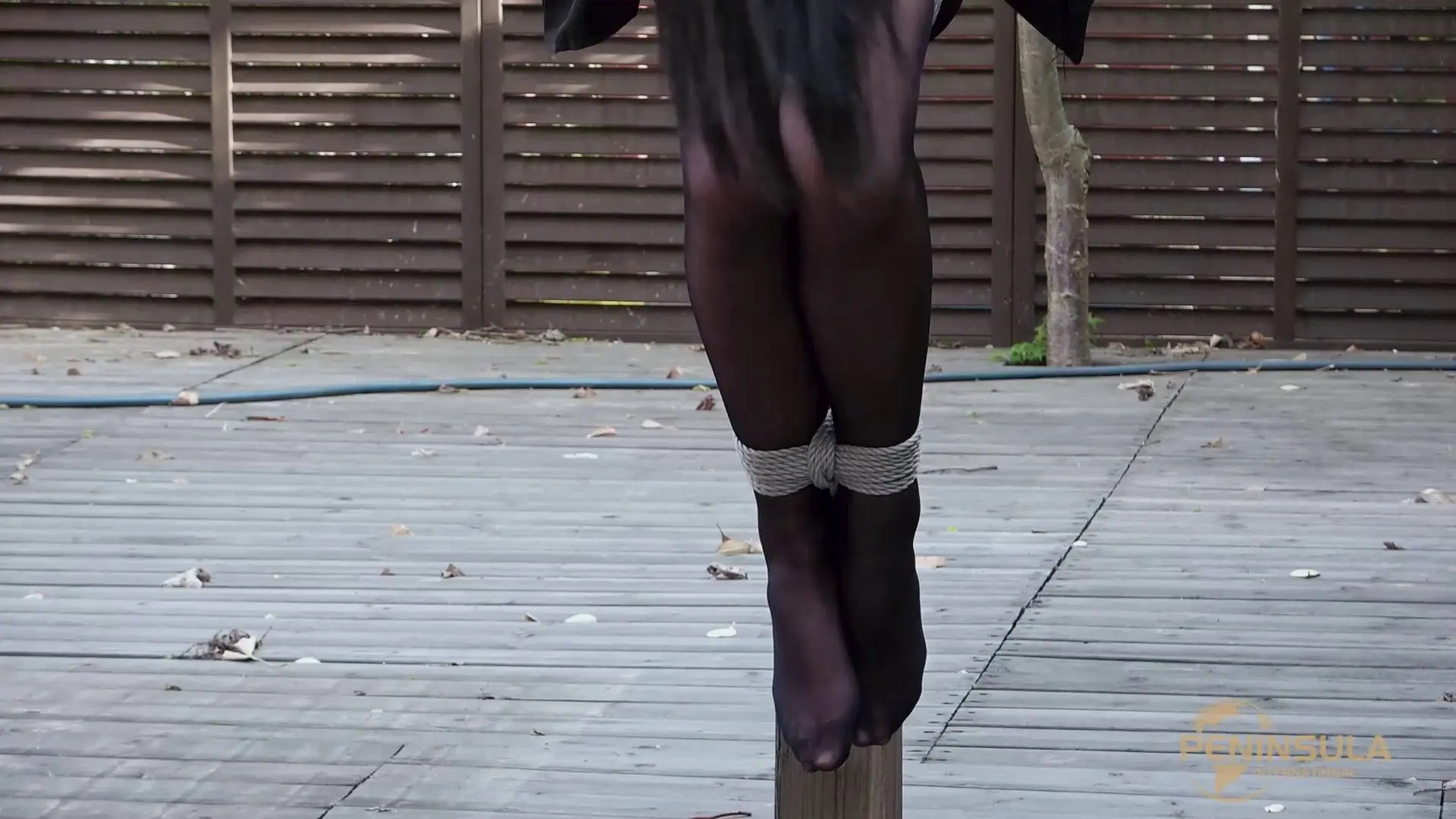 半岛束艺蓉城大院新作绳艺吧-国产调教论坛之定拍短裙惊魂下！在线看！