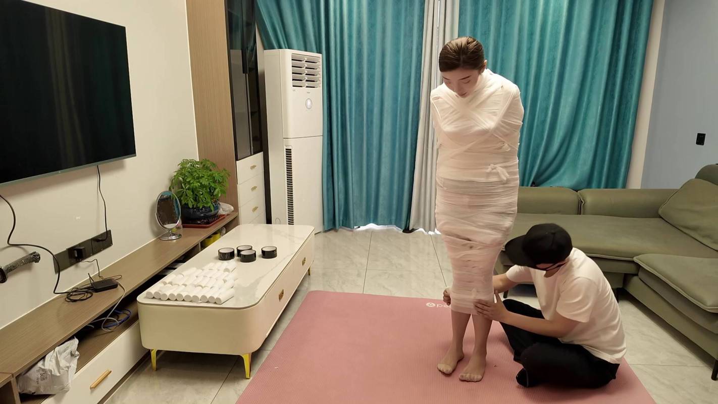 逍遥原创工作室视频全集，国产sm绳艺论坛，木乃伊之佳佳上集！在线看！