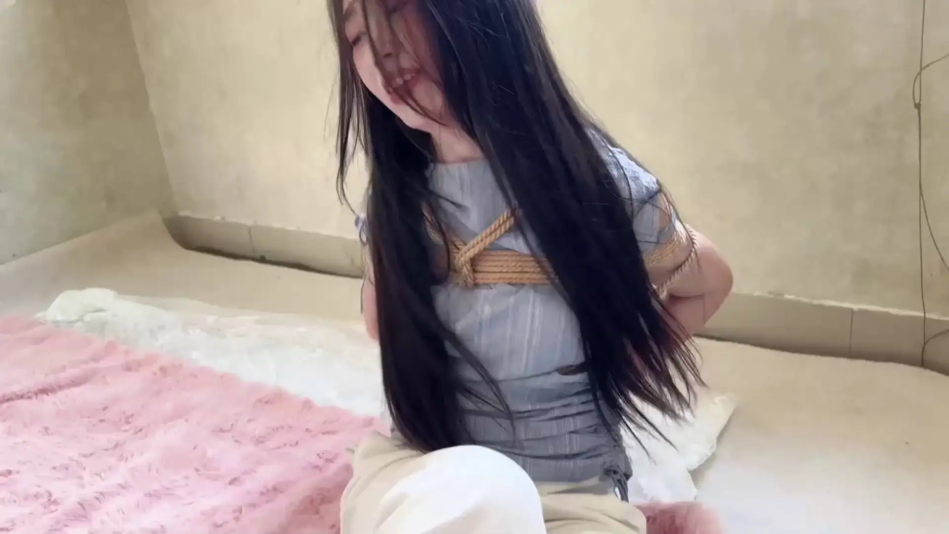 逍遥原创紧缚字母圈视频新作国产捆绑紧缚之新模文文试镜颜值高大长褪日式裸足争札纯享！在线看！