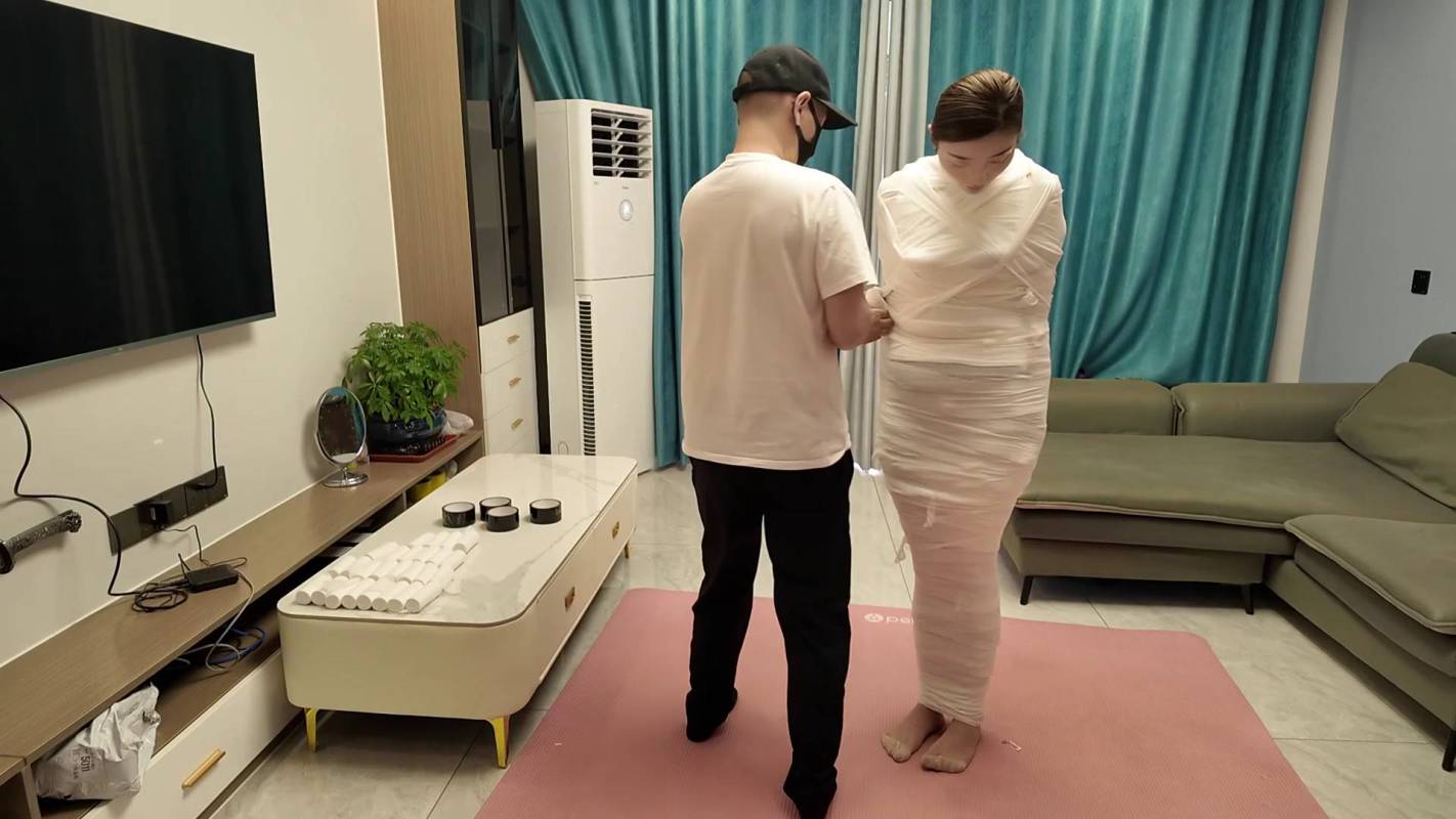 逍遥原创工作室视频全集，国产sm绳艺论坛，木乃伊之佳佳上集！在线看！