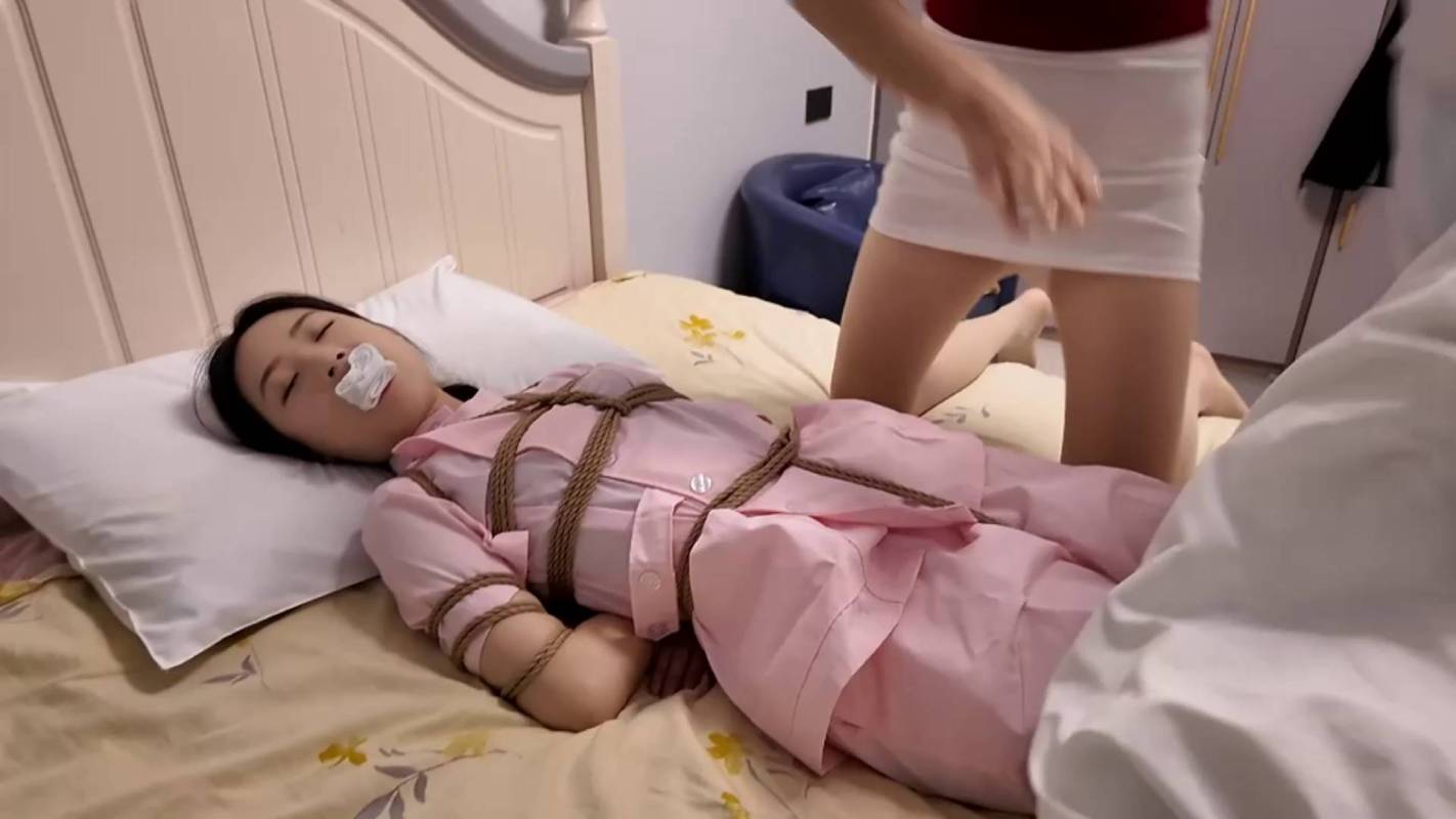 逍遥工作室定制视频，sm绳艺捆绑字母圈专区，计中计上！在线看！