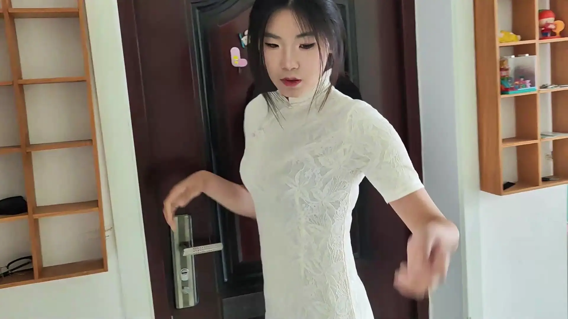 逍遥原创工作室最新新作绳艺kb美缚束缚视频之顽弄咝玉足放置争札，演技在线！在线看！