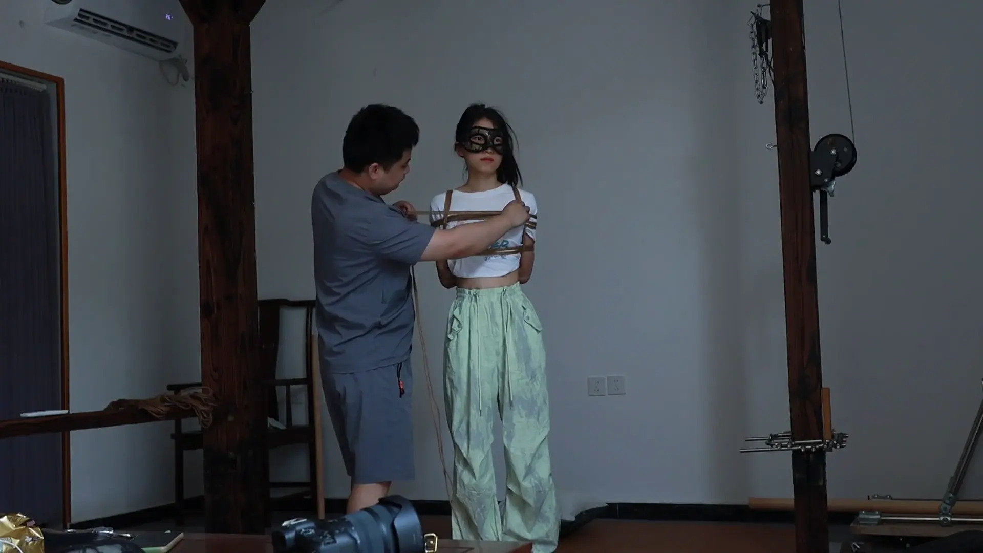 得意客定制原创绳艺新作绳艺束缚网站之新模试缚给她讲解了半小时！在线看！