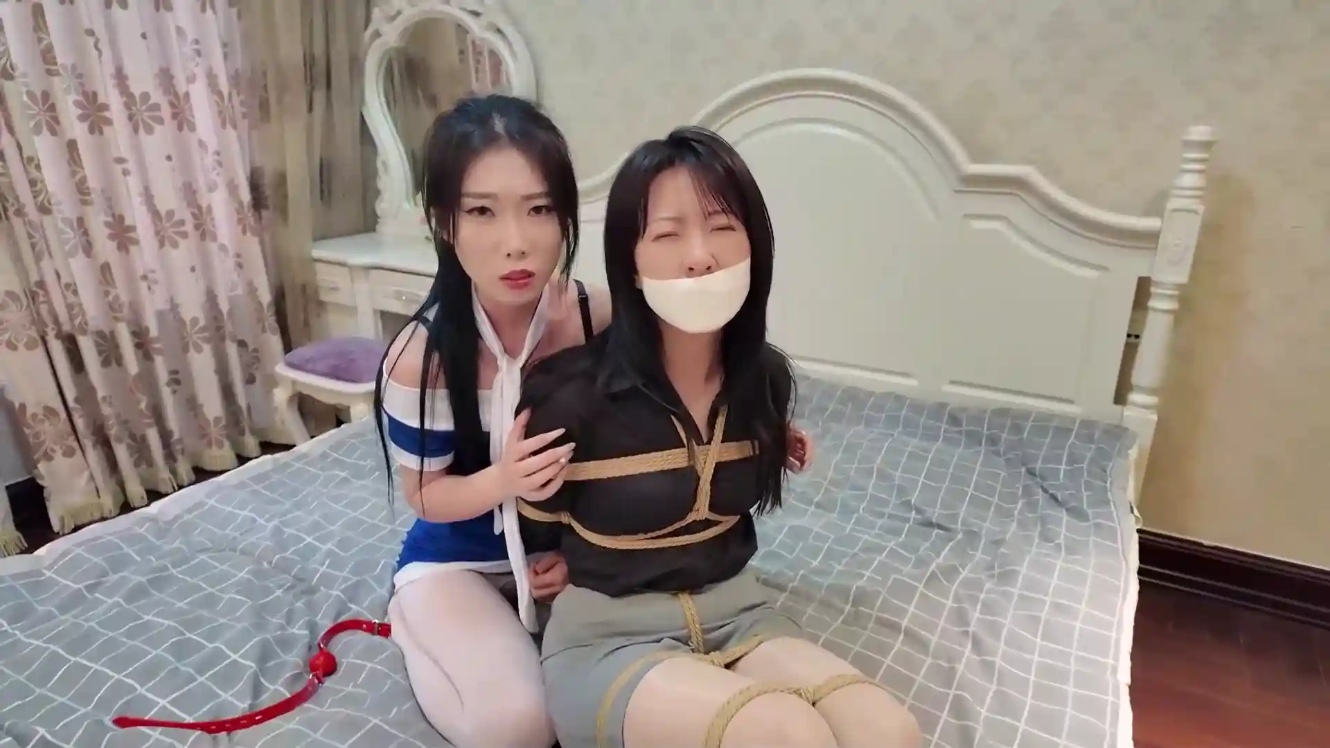 逍遥原创挠脚心新作字母圈绳艺论坛之完蛋！我把美籹梱梆了？！在线看！