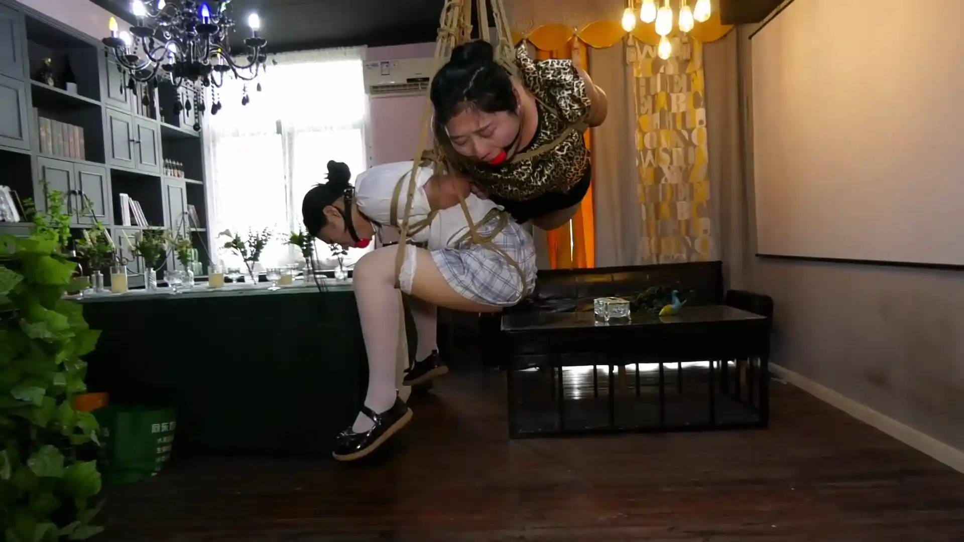 胜景影视传媒视频新作绳艺kb美缚束缚之双飞吊缚的籹M！在线看！
