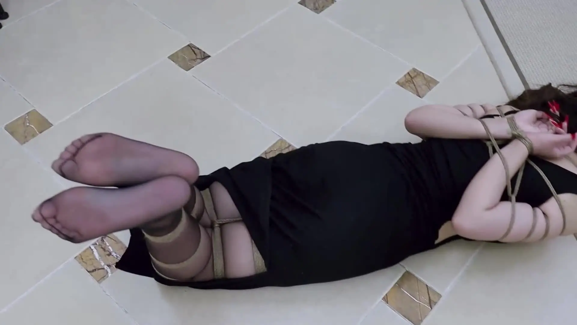 半岛束艺全部网站新作绳艺kb美缚束缚视频之长好吃吗？~泽爱！在线看！