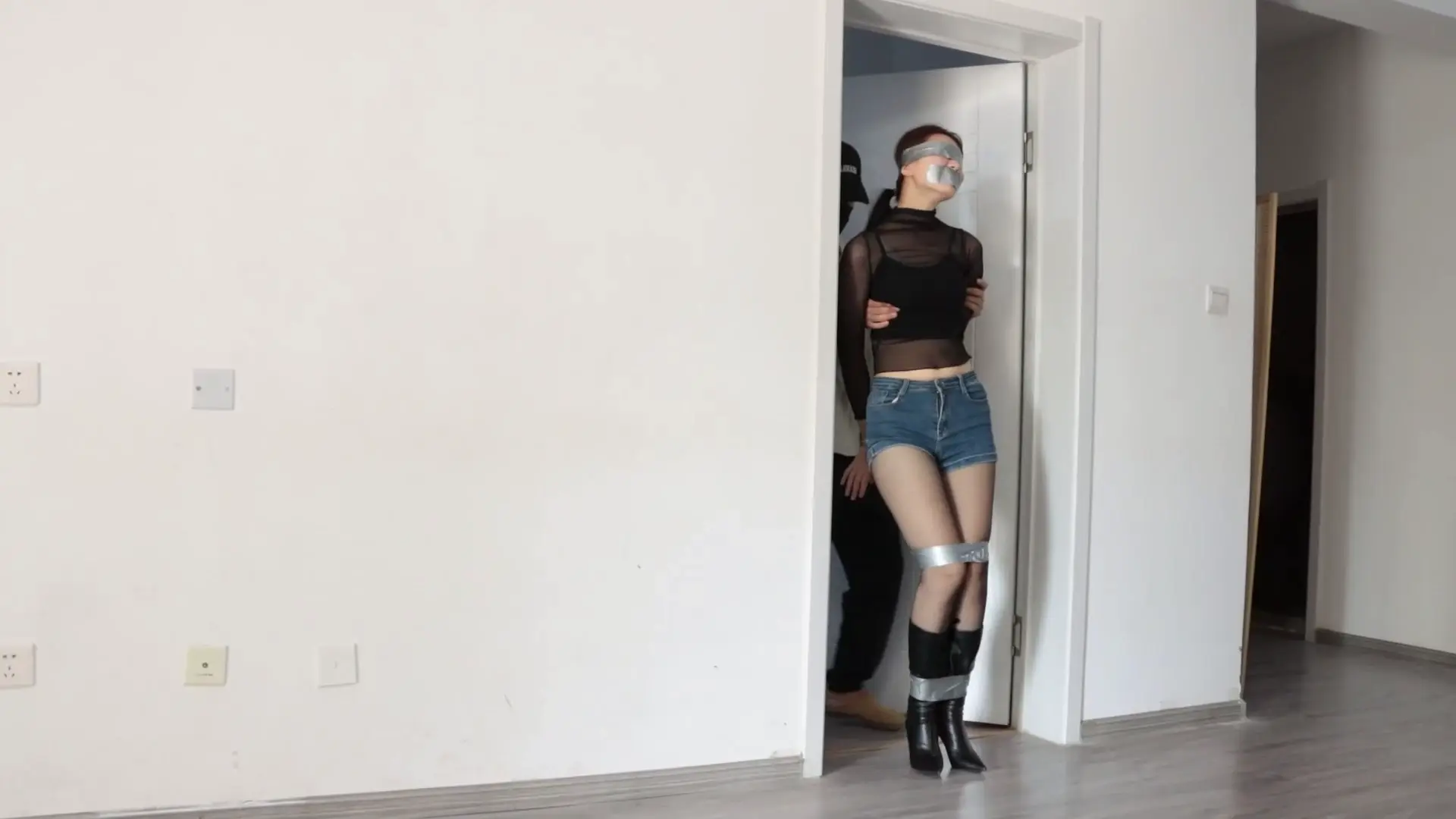 得意客定制原创绳艺新作国产sm绳艺论坛之下班后用胶带自娱自乐！在线看！