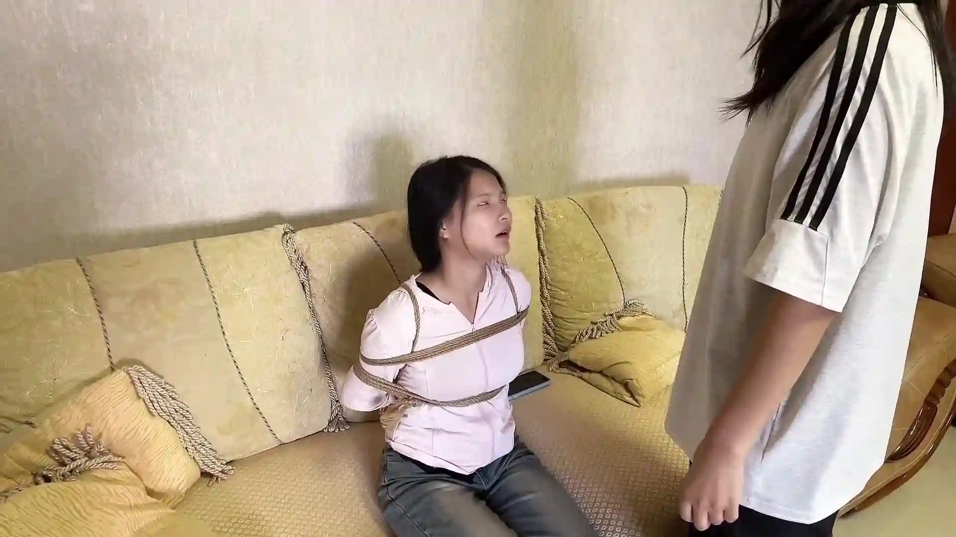 逍遥原创在线观看新作国内紧缚字母圈之第一次体验梱梆，表演！在线看！